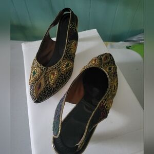 Vintage Indian Embroidered Black and Gold Slingback Heels